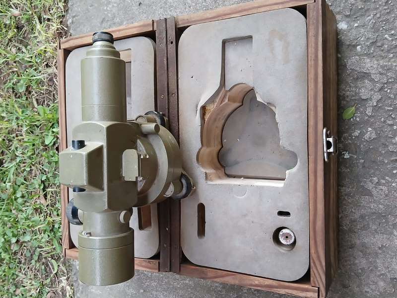 SUNRAY FUJI-KOH DUMPY LEVEL S-207W IN WOODEN CASE