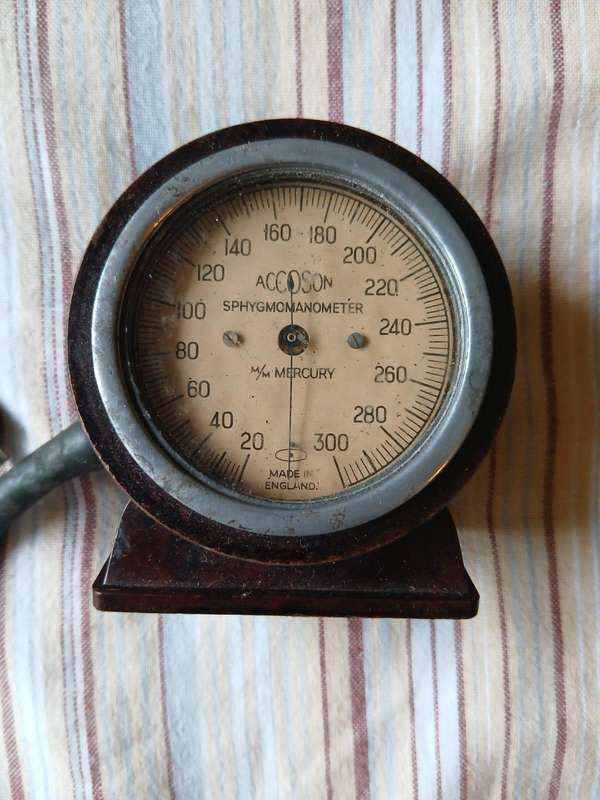 ANTIQUE  Accoson Sphygmomanometer Blood Pressure Monitor Device Made In England
