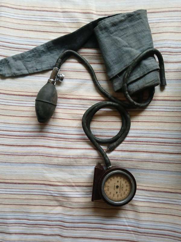 ANTIQUE  Accoson Sphygmomanometer Blood Pressure Monitor Device Made In England