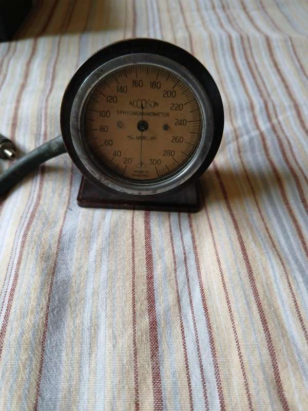 ANTIQUE  Accoson Sphygmomanometer Blood Pressure Monitor Device Made In England