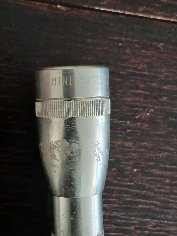 Mag Instrument Maglite Mini Mag AA Pro LED Flashlight 332 Lumens - Silver