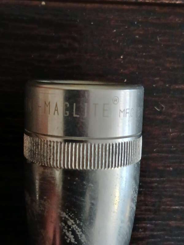 Mag Instrument Maglite Mini Mag AA Pro LED Flashlight 332 Lumens - Silver