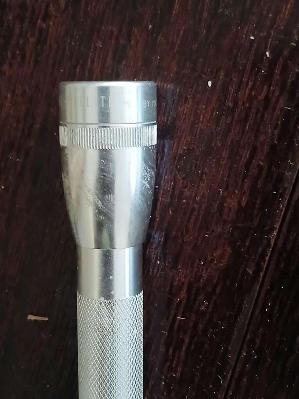 Mag Instrument Maglite Mini Mag AA Pro LED Flashlight 332 Lumens - Silver