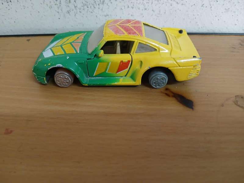 VINTAGE Welly Multi Color Porsche 959 1:43 No. 8664
