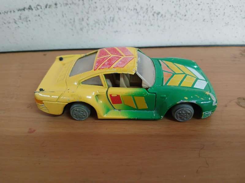 VINTAGE Welly Multi Color Porsche 959 1:43 No. 8664
