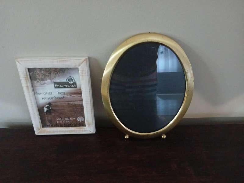 VINTAGE Oval Gold Brass Picture Frame + Wooden Picture Frame