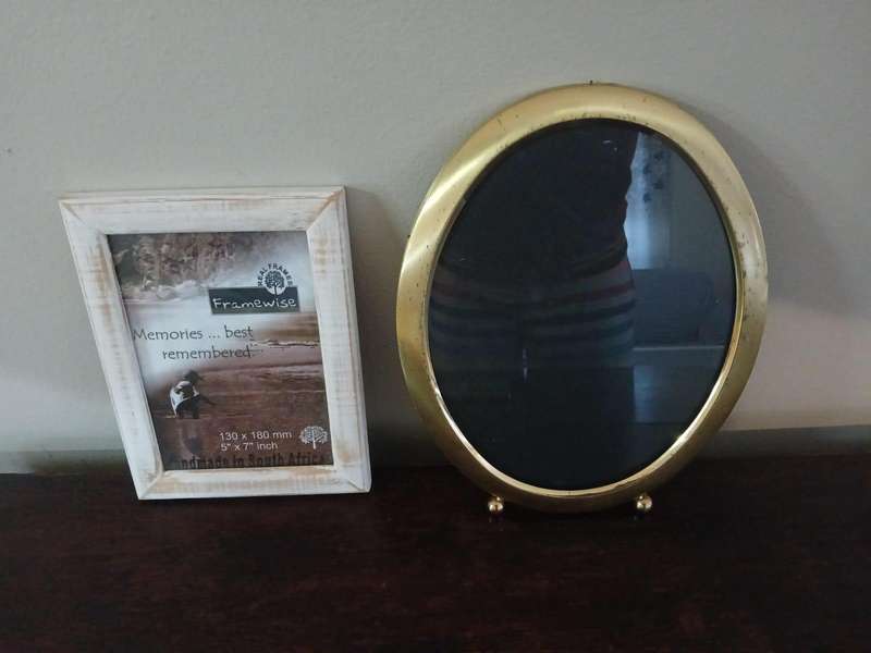 VINTAGE Oval Gold Brass Picture Frame + Wooden Picture Frame