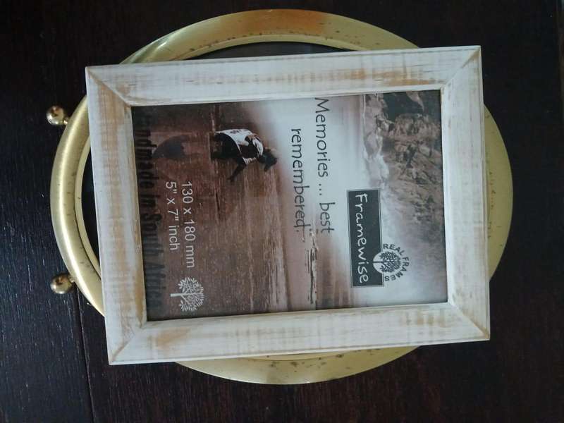 VINTAGE Oval Gold Brass Picture Frame + Wooden Picture Frame