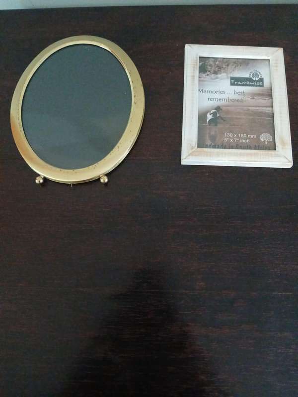 VINTAGE Oval Gold Brass Picture Frame + Wooden Picture Frame