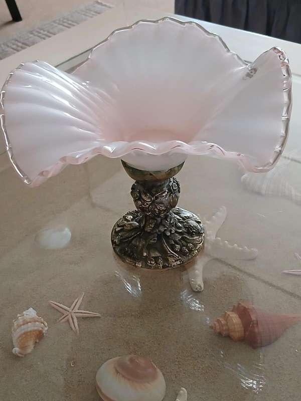 Cristalleria Ottaviano Glass Pink Ruffle Glass Centerpiece On A Silver Pedestal Made In Italy