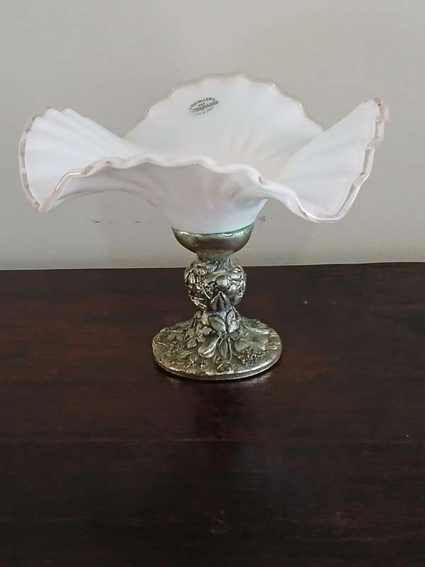 Cristalleria Ottaviano Glass Pink Ruffle Glass Centerpiece On A Silver Pedestal Made In Italy