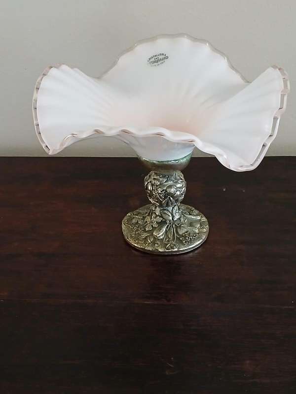 Cristalleria Ottaviano Glass Pink Ruffle Glass Centerpiece On A Silver Pedestal Made In Italy