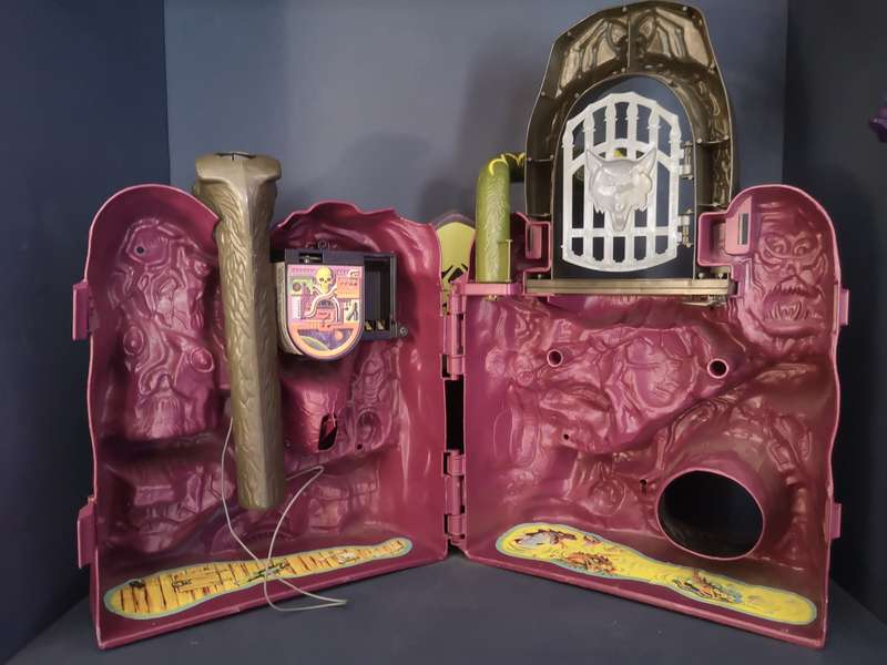 Snake Mountain 99% complete, vintage MOTU (Masters of the Universe / He-man) playset