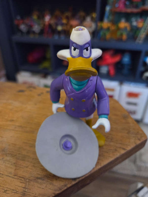 Darkwing Duck action figure, Playmates 1991. READ!