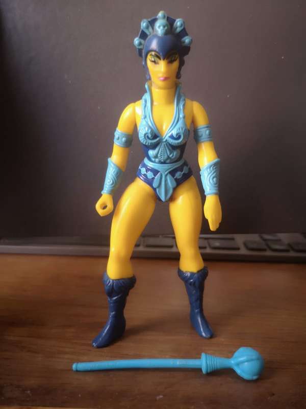 Evil Lyn complete, vintage MOTU / He-man action figure