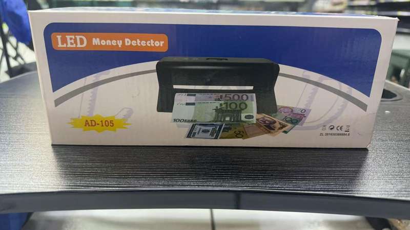 LED Light Practical Counterfeit Money Detector