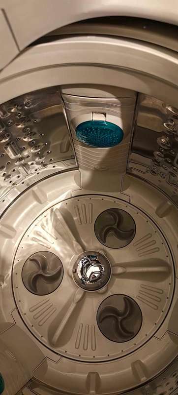 LG 17kg Metallic Top Loader Washing Machine.