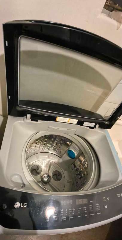 LG 17kg Metallic Top Loader Washing Machine.