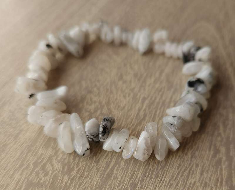 Moonstone chip Bracelet - 5-8mm