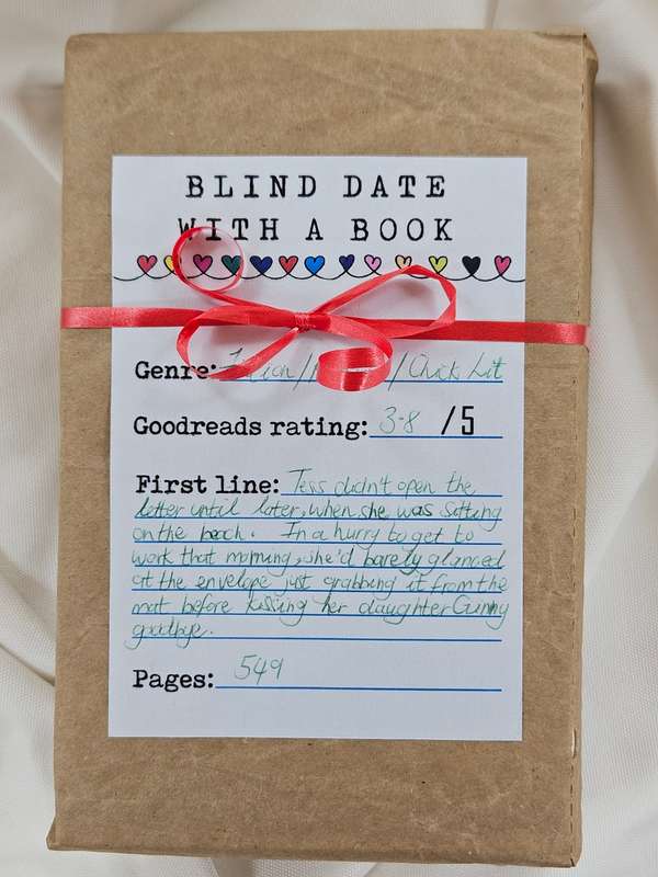 BLIND DATE WITH A BOOK - Fiction/Romance/Chick Lit
