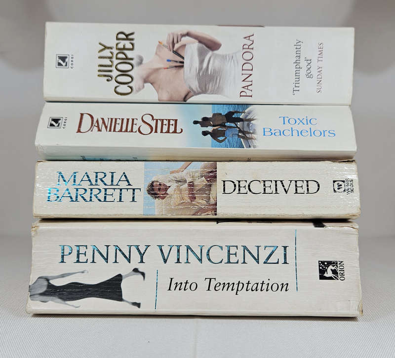 BOOK BUNDLE: 4x Romance Novels (Less than perfect condition)