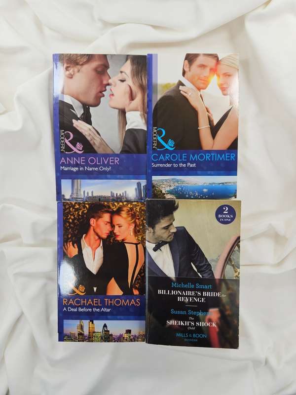BOOK BUNDLE: 7x Mills & Boon Modern & Medical Romance