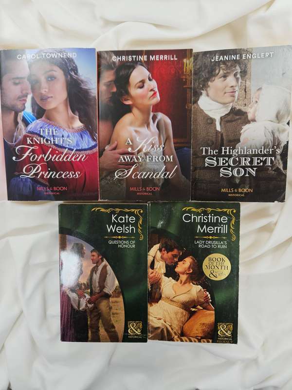 BOOK BUNDLE: 9x Mills & Boon Regency & Historical