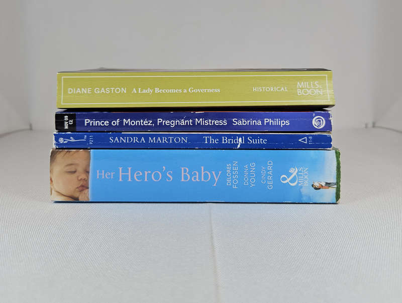 BOOK BUNDLE: 6x Mills & Boon Historical, Modern, Presents, Her Hero's Baby (3-in-1)