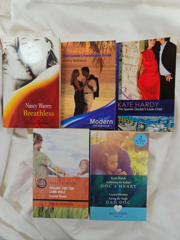 BOOK BUNDLE: 6x Mills & Boon Blaze, Modern, Special Moments, Medical (2-in-1)