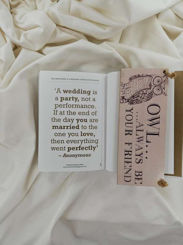 The Irreverent A-Z Wedding Guide South Africa by Francesca Bourke & Martin Heller - Hardback