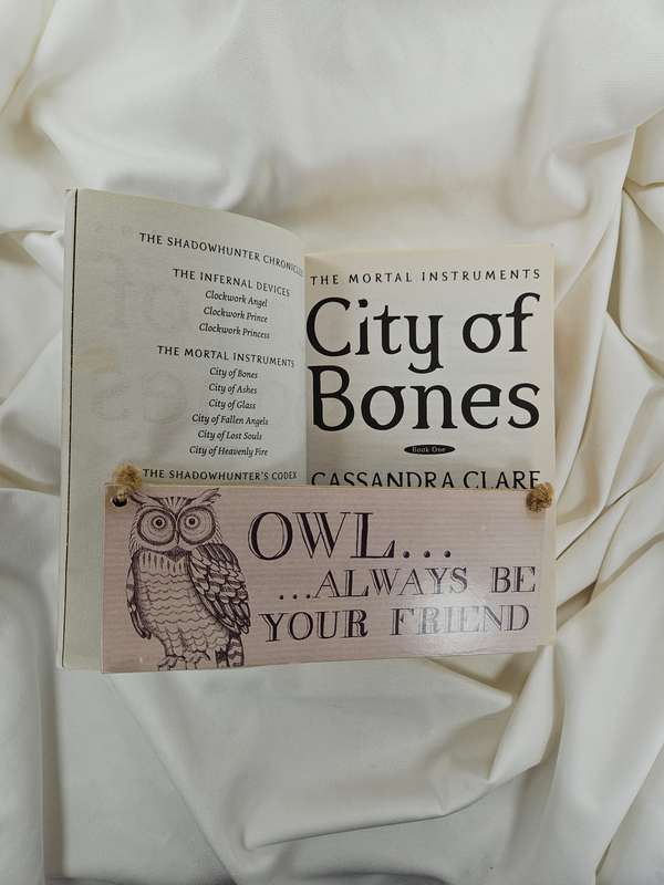 City of Bones - Shadowhunters (Book 1) by Cassandra Clare - Paperback