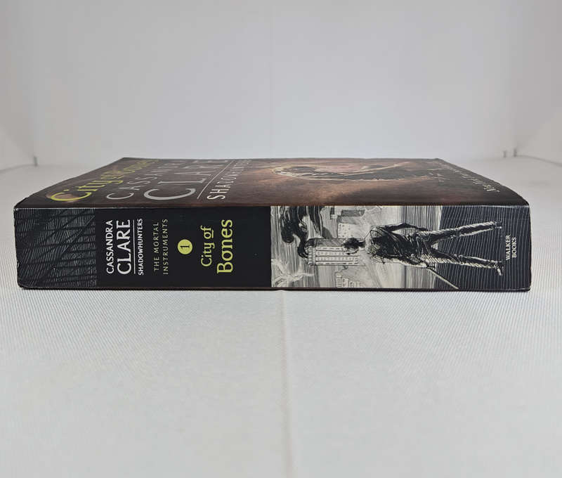 City of Bones - Shadowhunters (Book 1) by Cassandra Clare - Paperback