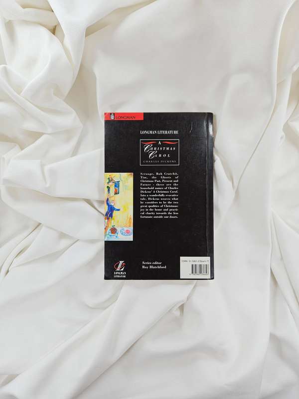 A Christmas Carol by Charles Dickens - Paperback