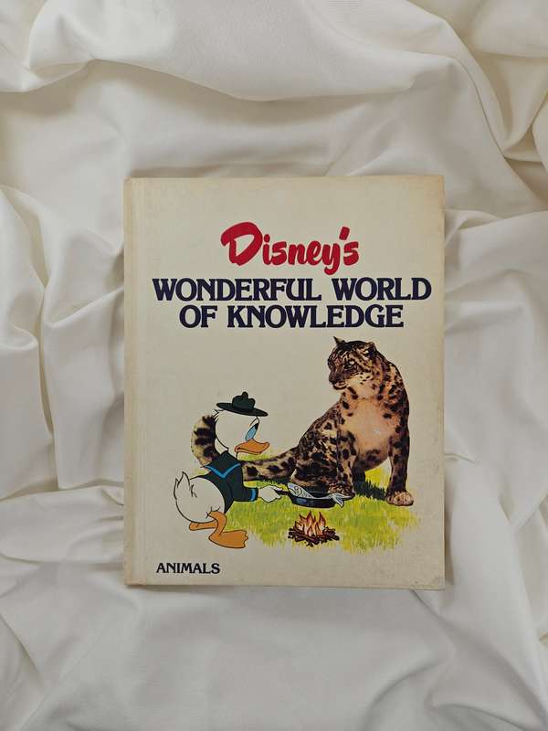 Disney's Wonderful World of Knowledge: Animals (Book 1) by Sergio Frugis - Hardback