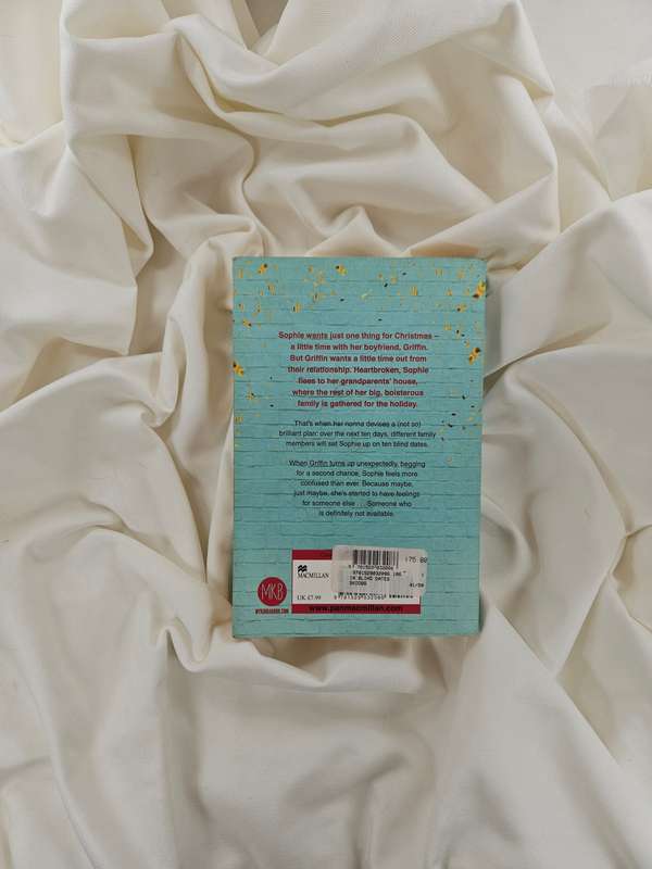 10 Blind Dates by Ashley Elston - Paperback