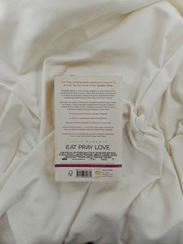 Eat Pray Love by Elizabeth Gilbert - Paperback