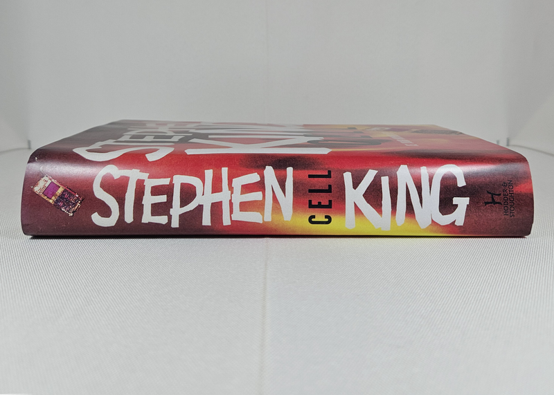 Cell by Stephen King - Hardback (with REPLICA dust jacket)