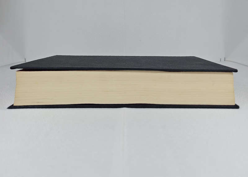 Cell by Stephen King - Hardback (with REPLICA dust jacket)