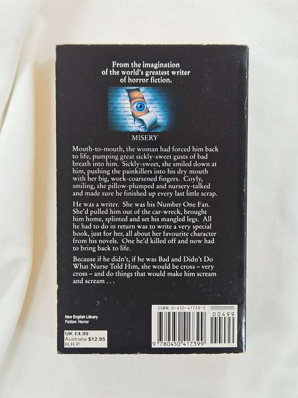Misery by Stephen King - Paperback