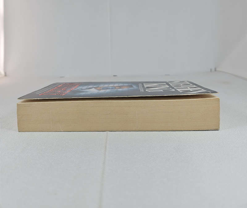 Misery by Stephen King - Paperback