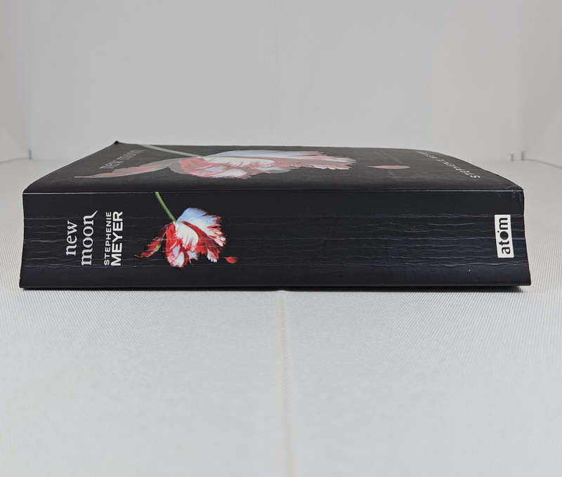 New Moon by Stephenie Meyer - Paperback