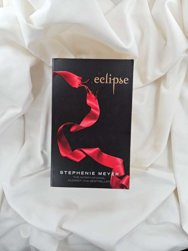 Eclipse by Stephenie Meyer - Paperback