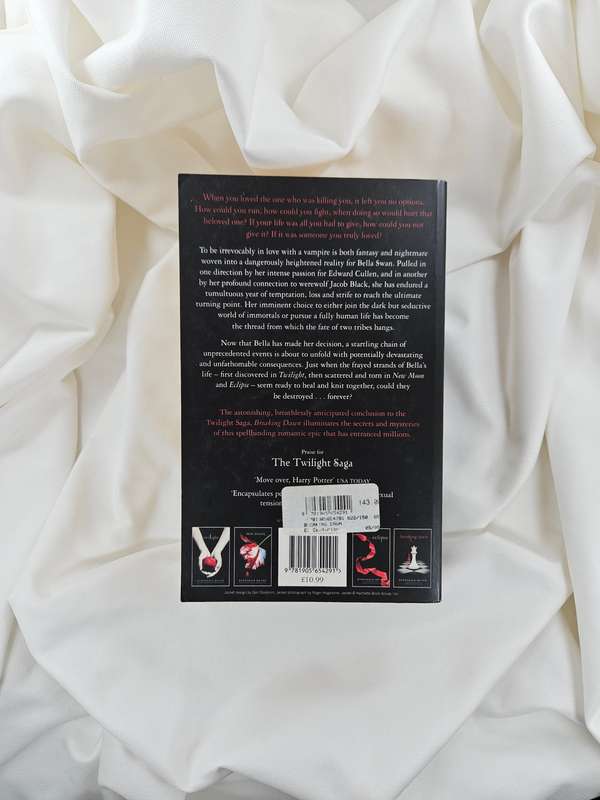 Breaking Dawn by Stephenie Meyer - Paperback