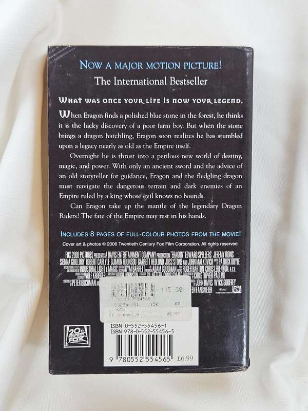 Eragon by Christopher Paolini - Paperback
