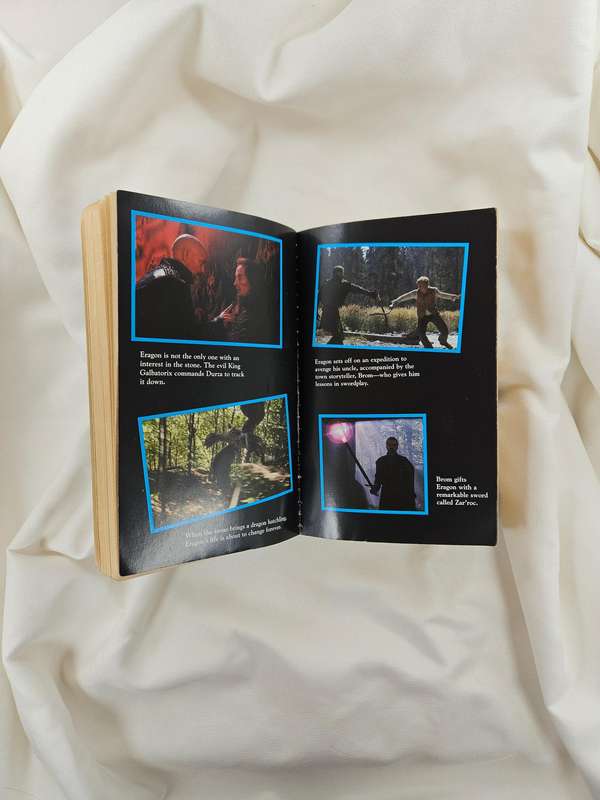 Eragon by Christopher Paolini - Paperback