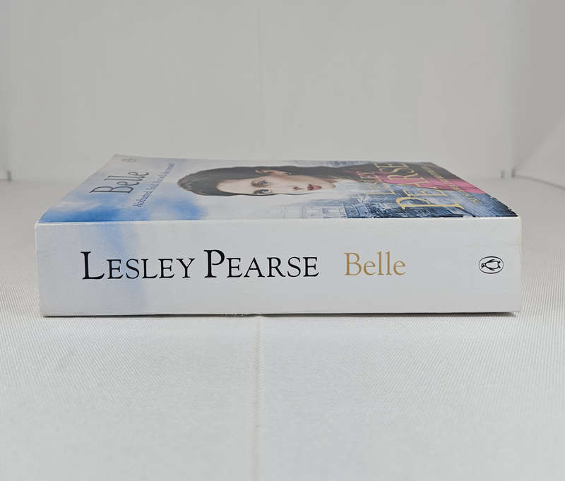 Belle by Lesley Pearse - Paperback