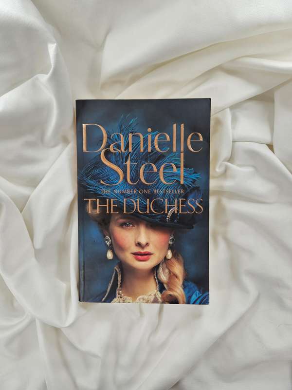 The Duchess by Danielle Steel - Paperback