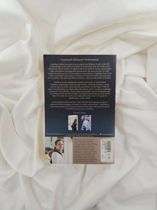 The Duchess by Danielle Steel - Paperback