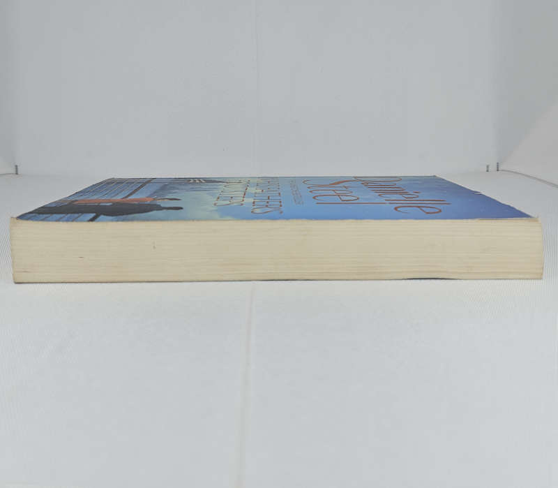 In His Father's Footsteps by Danielle Steel - Paperback