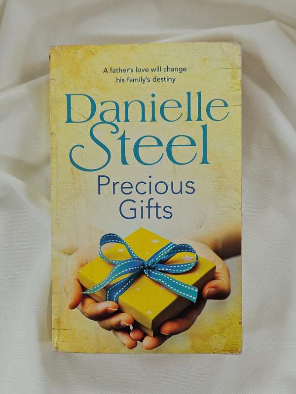 Precious Gifts by Danielle Steel - Paperback